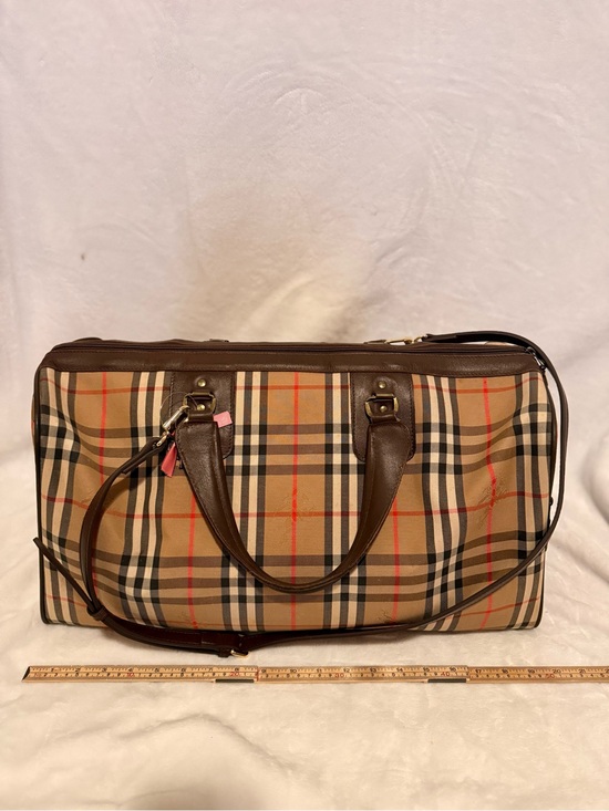Burberry Other - Burberry Boston Travel Bag With Removable Adjustable Strap And Lock And Key